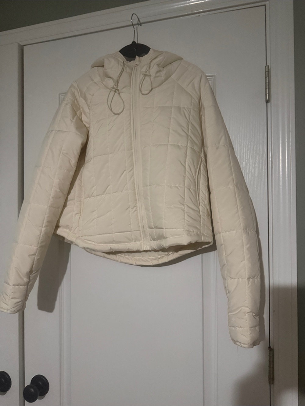 Thread & Supply Cream Quilted Hooded Puffer Jacket Juniors Medium